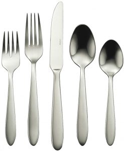 Oneida B336045A Mooncrest 45-piece flatware set